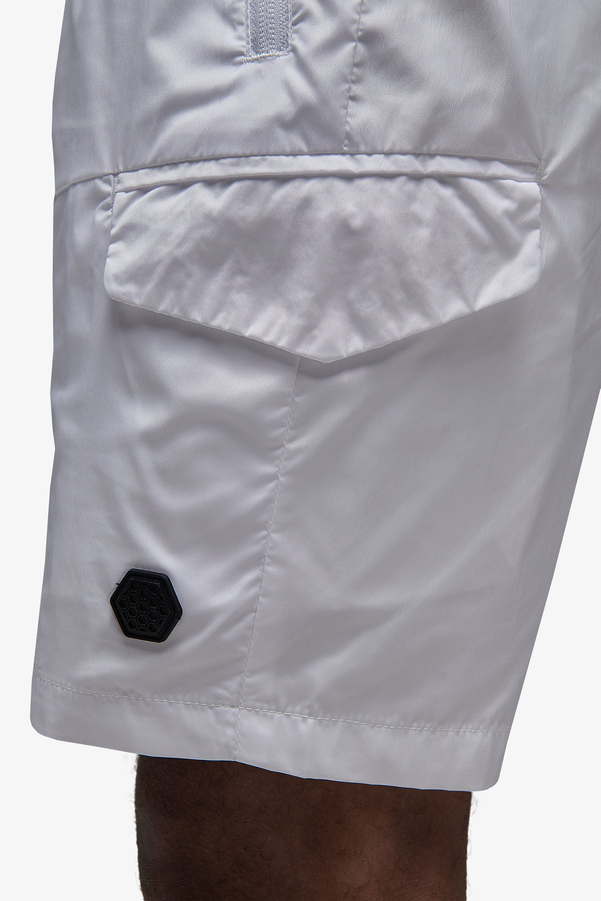 Bermuda tecnico con tascone bianco DNJ