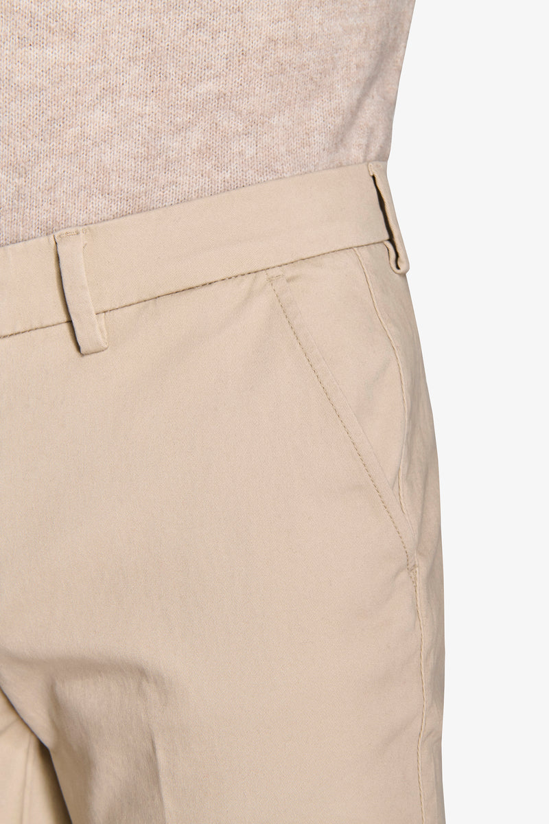 Pantaloni chino gabardina gesso-Dan John