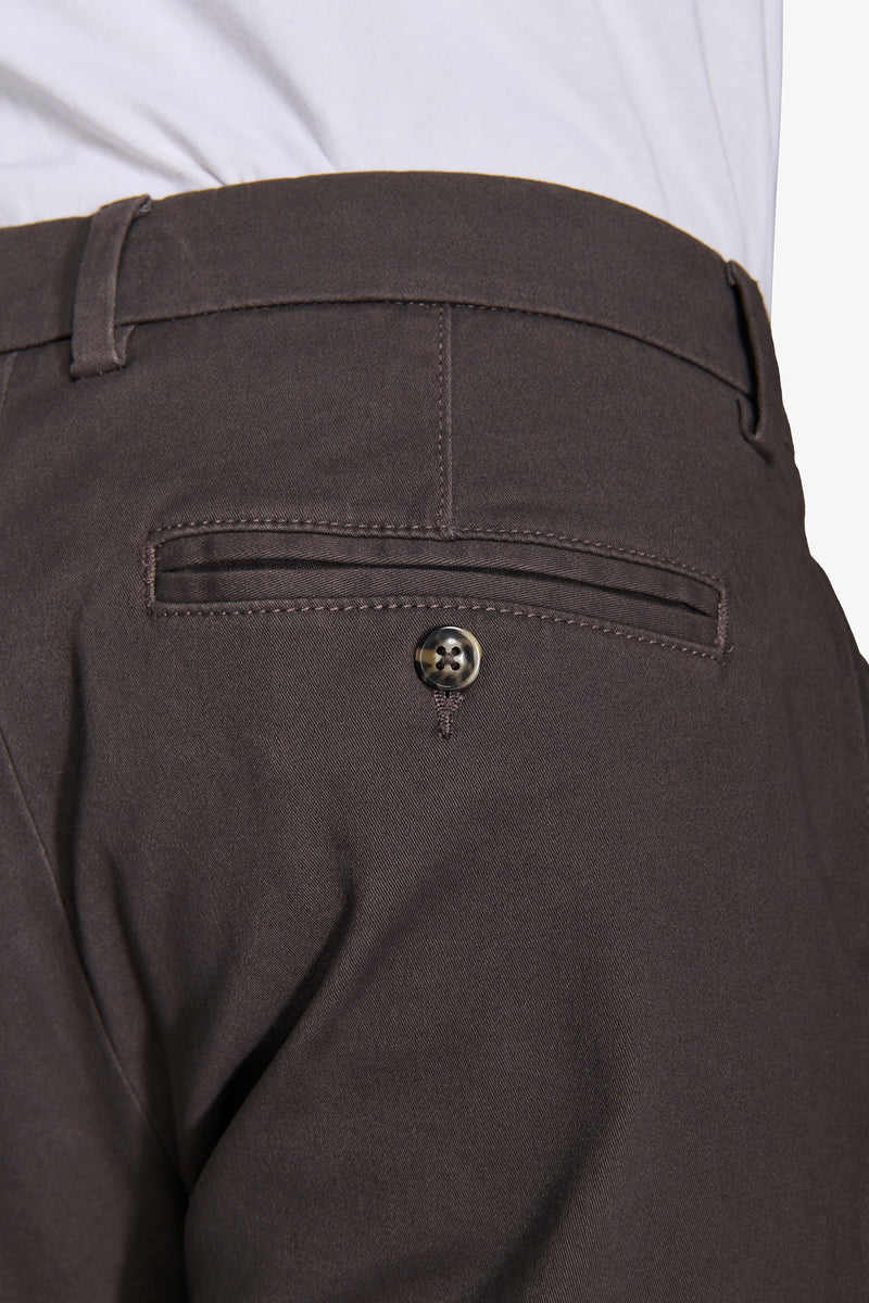 Pantalon chino en gabardine anthracite