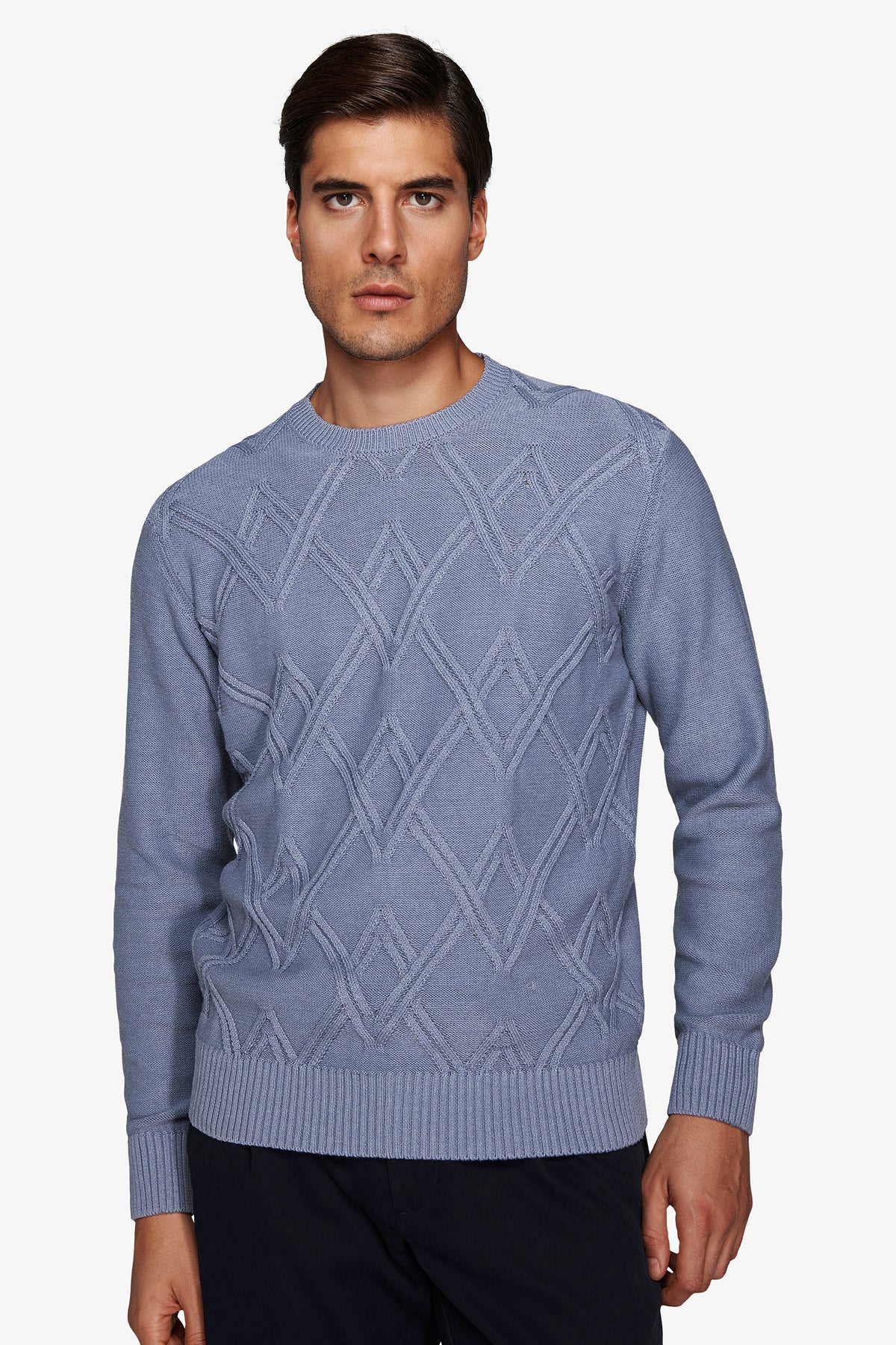 Maglia girocollo treccia piazzata carta da zucchero