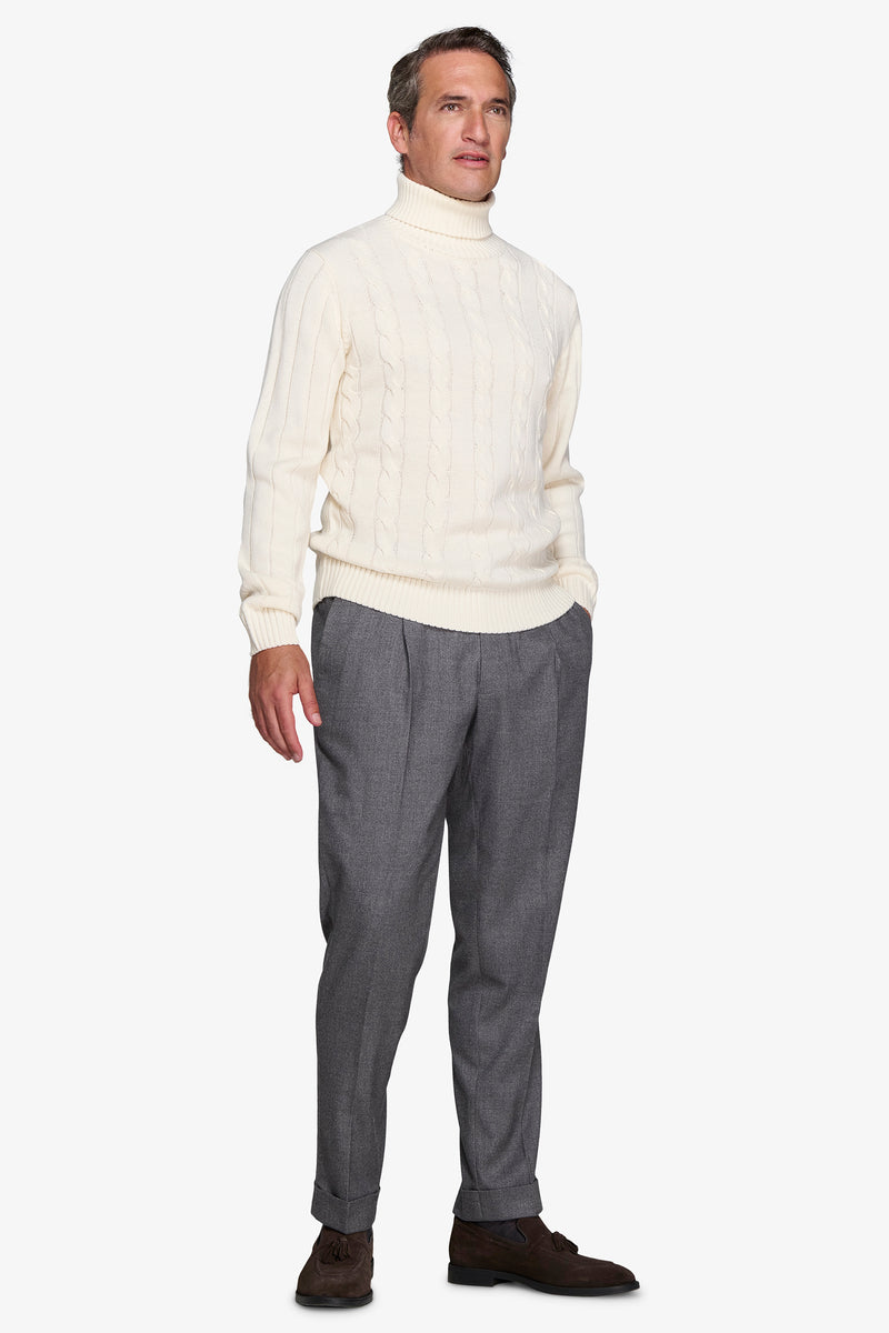 Pull à col roulé torsadé crème
