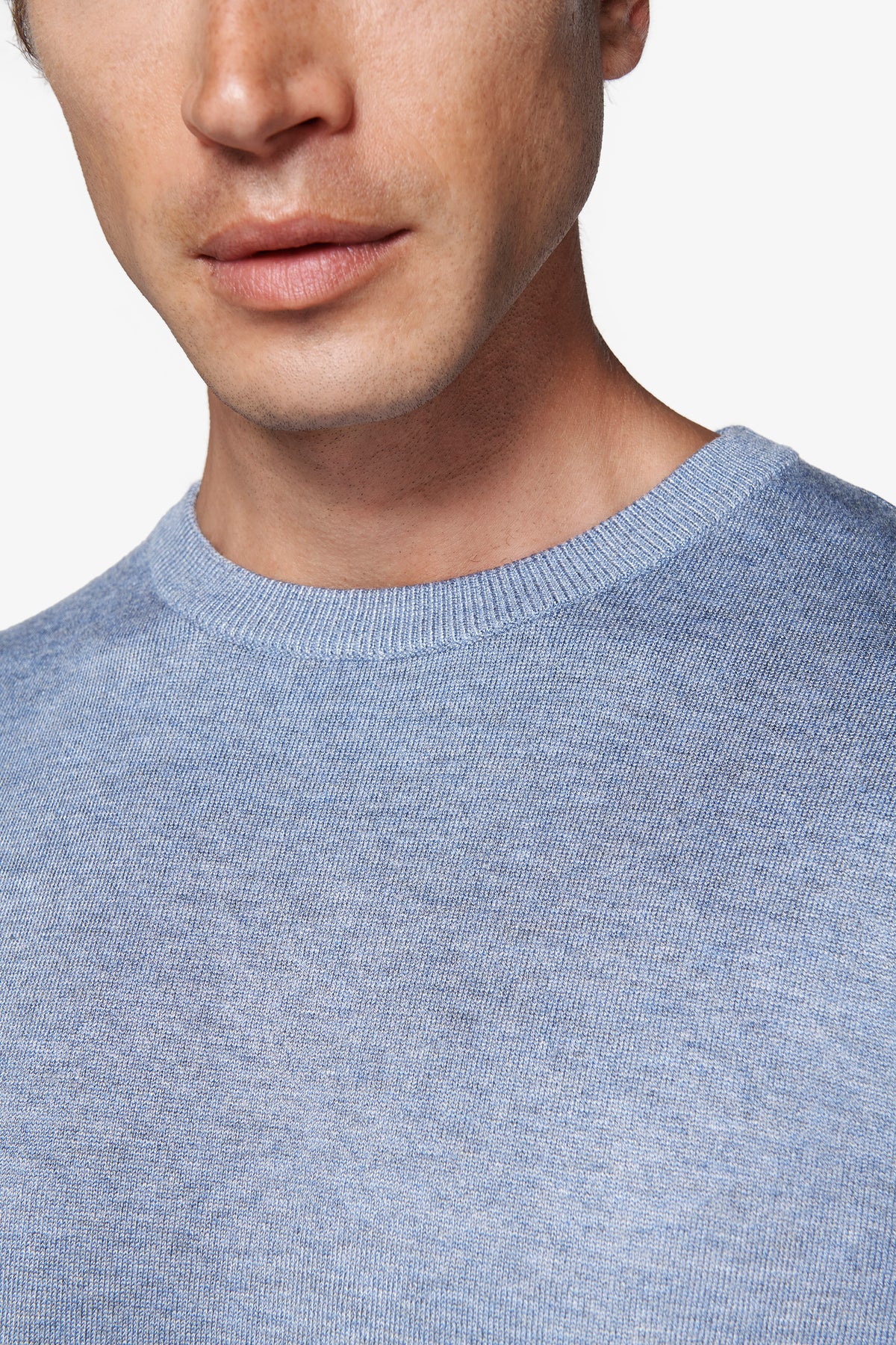 Maglia girocollo basic celeste