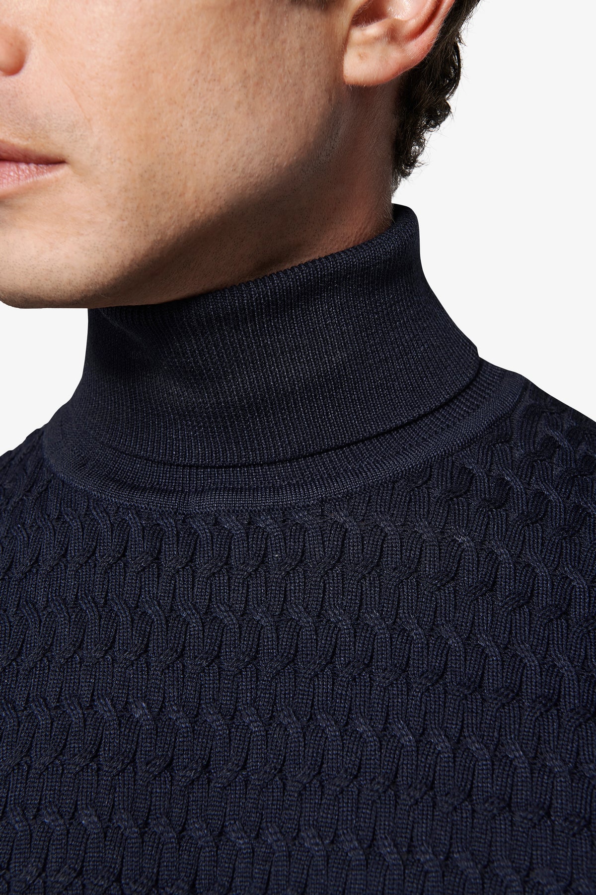 Maglia dolcevita a treccina blu