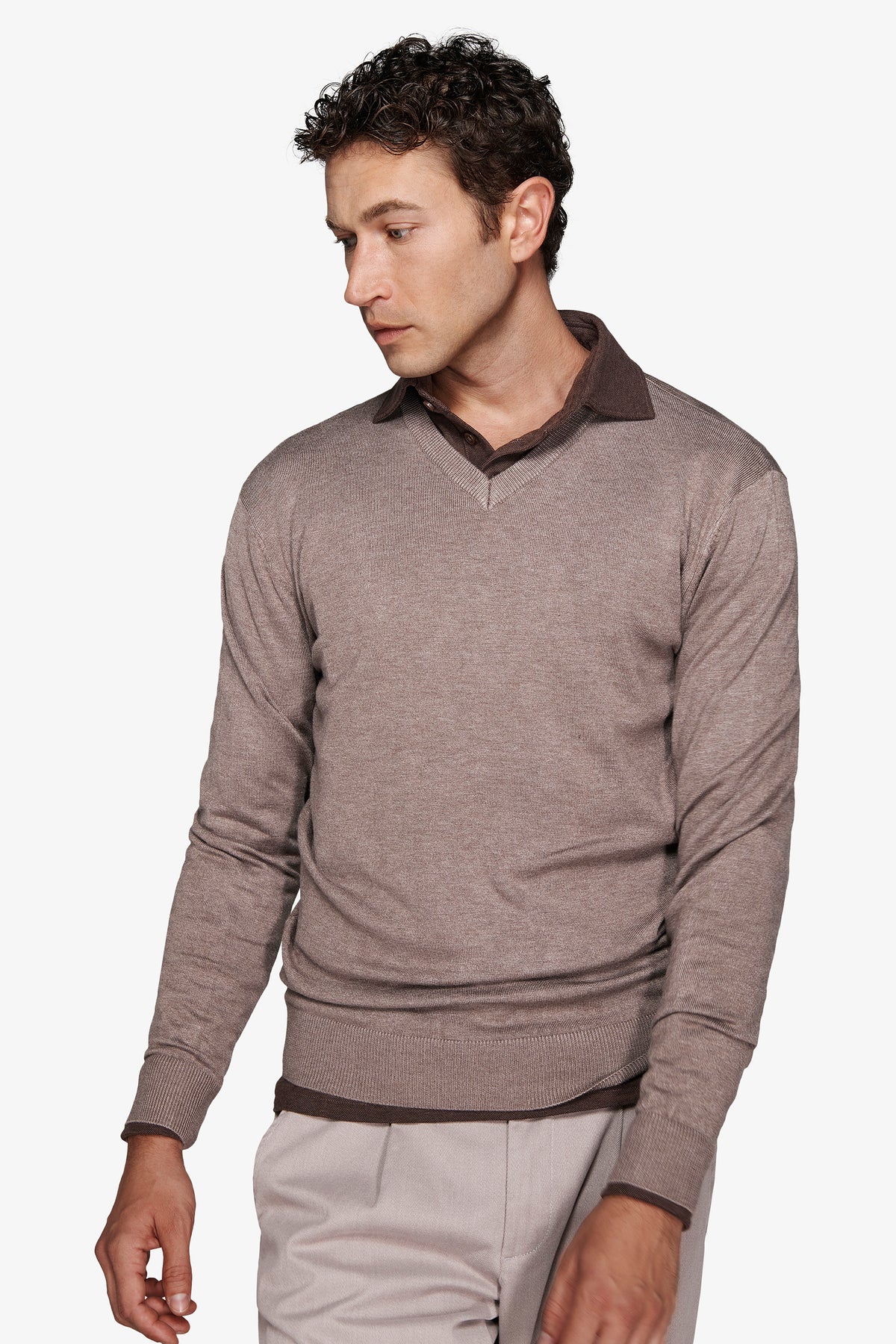 Maglia scollo a V tortora