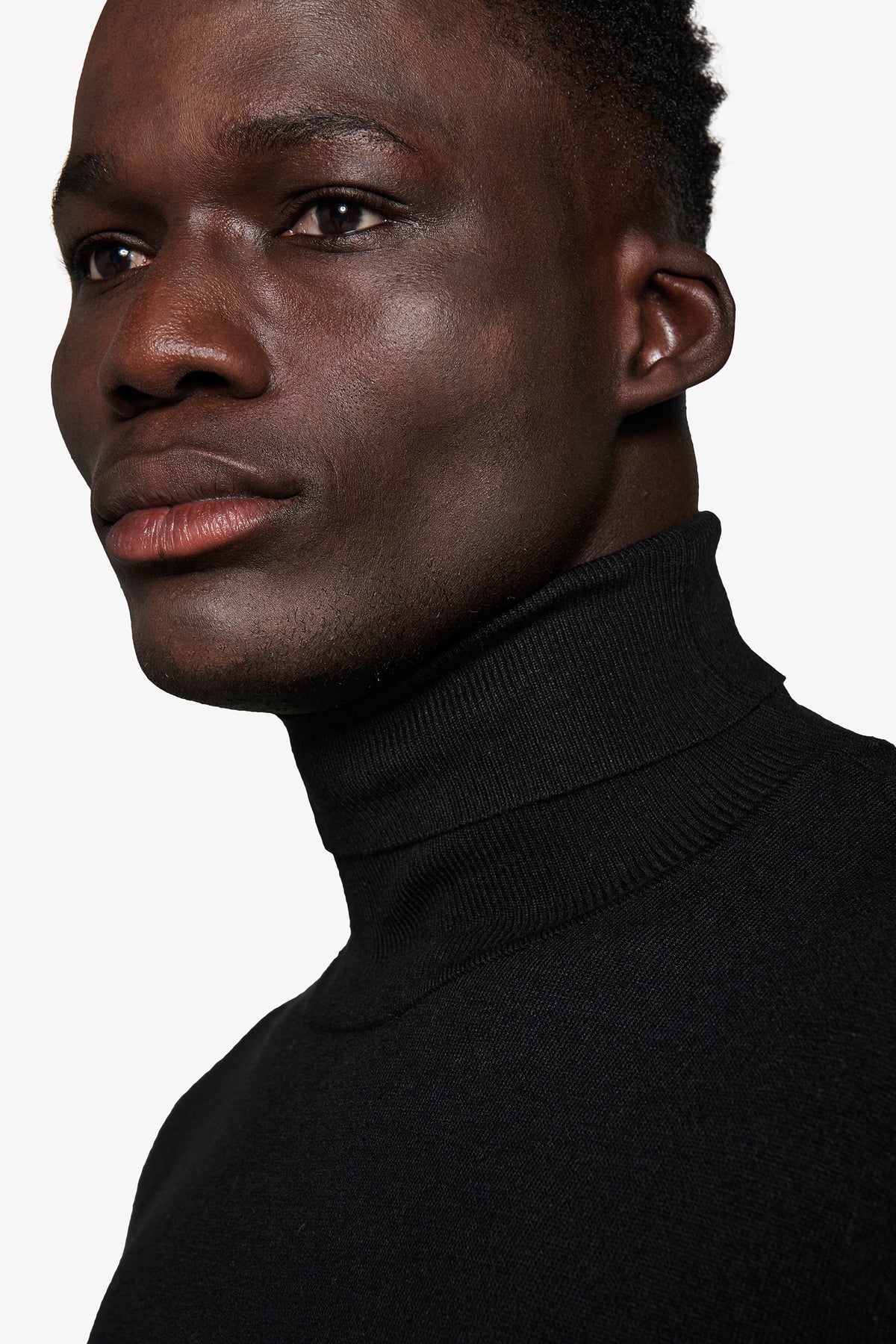 Maglia dolcevita basic nera