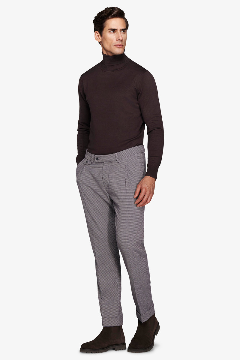 Maglia dolcevita basic marrone