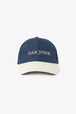 Cappello con visiera e ricamo blu-Dan John