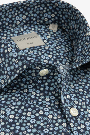 Camisa con estampado de flores celeste slim