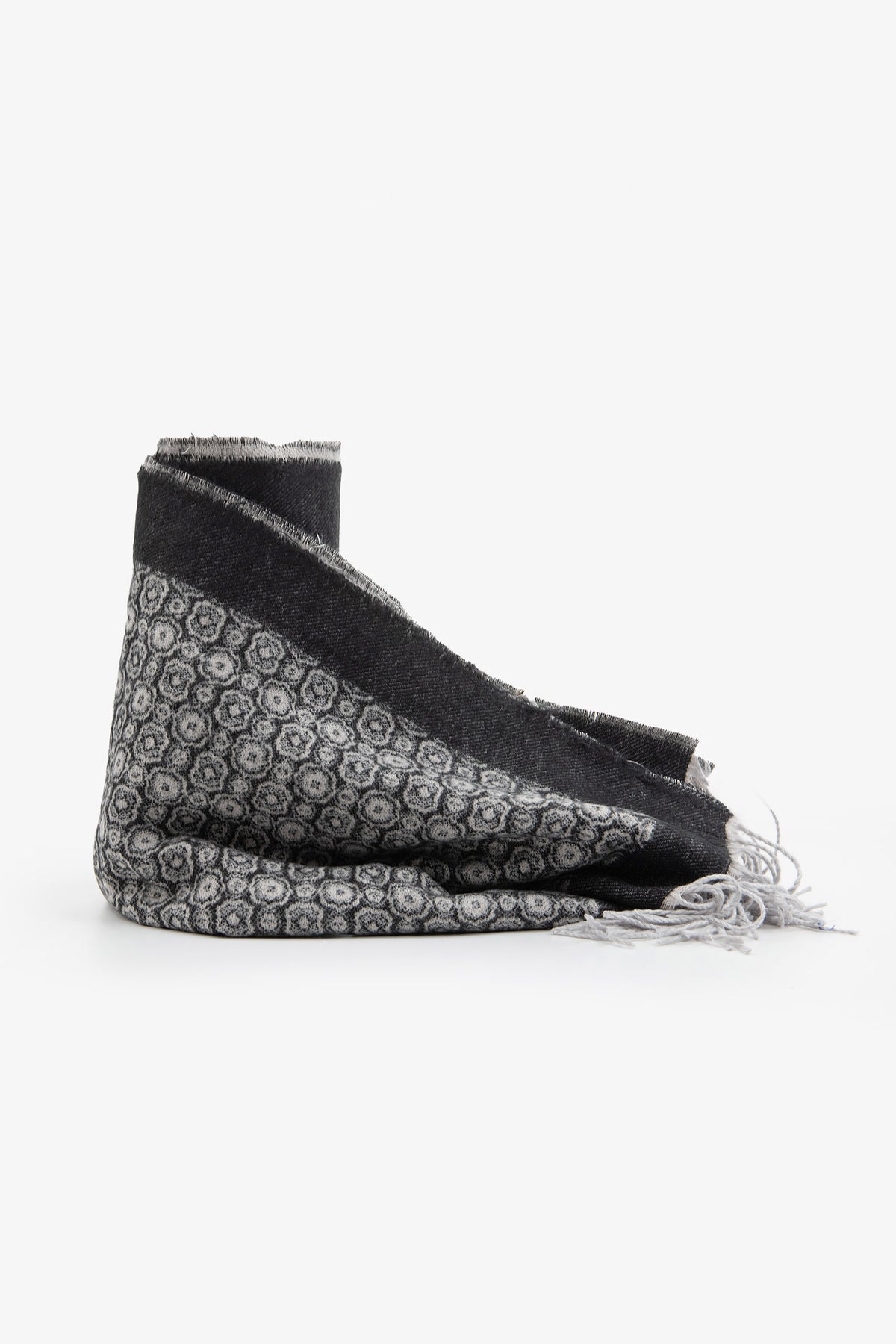 Pashmina disegno geometrico nero